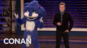 Egy hatalmas hófehér műbránerrel mutatkozott be Sonic új filmes megjelenése a Conan O'Brien showban